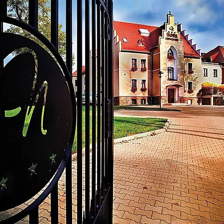 Hotel Niemcza Wino & Spa Hotell 3*