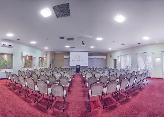 Отель Wino & 3*