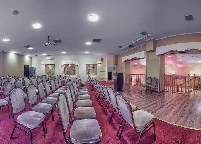 Wino & ホテル ニエムツァ